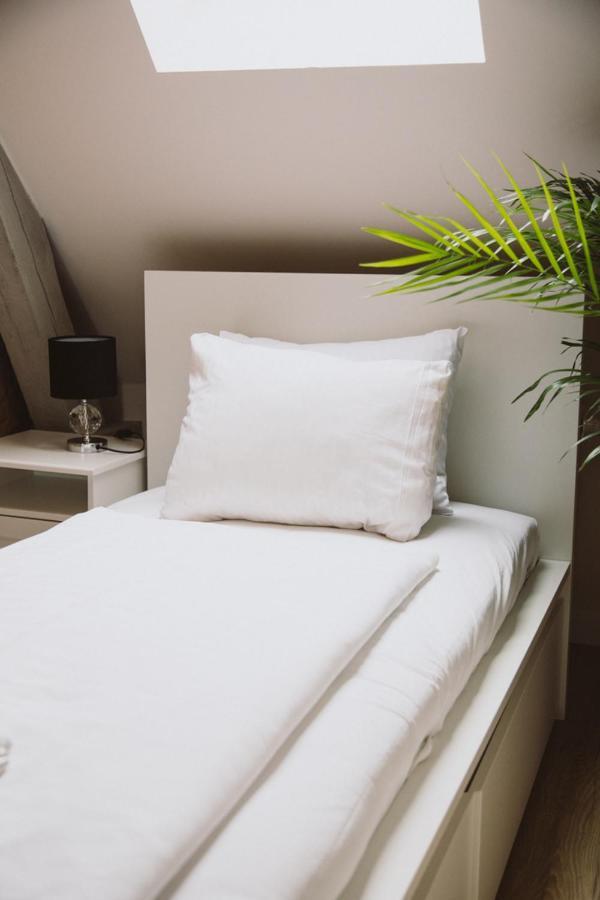 Apartamenty Leszno Лешно Экстерьер фото