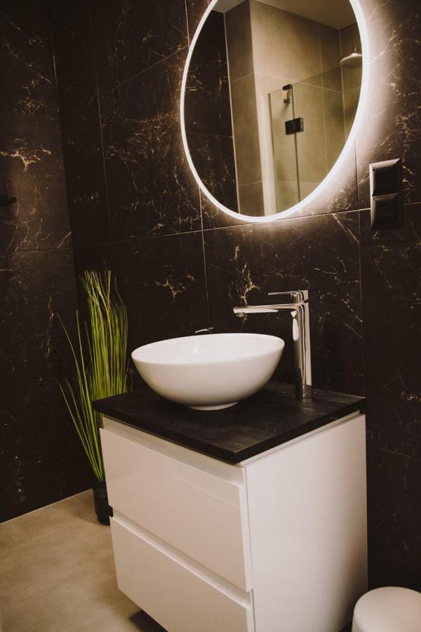 Apartamenty Leszno Лешно Экстерьер фото