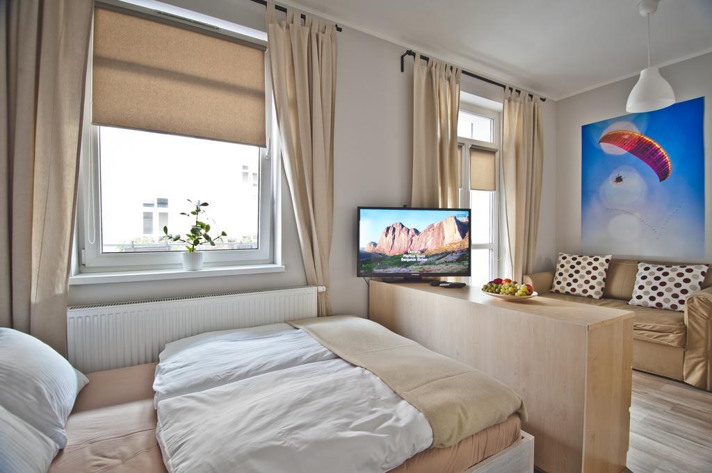 Apartamenty Leszno Лешно Экстерьер фото
