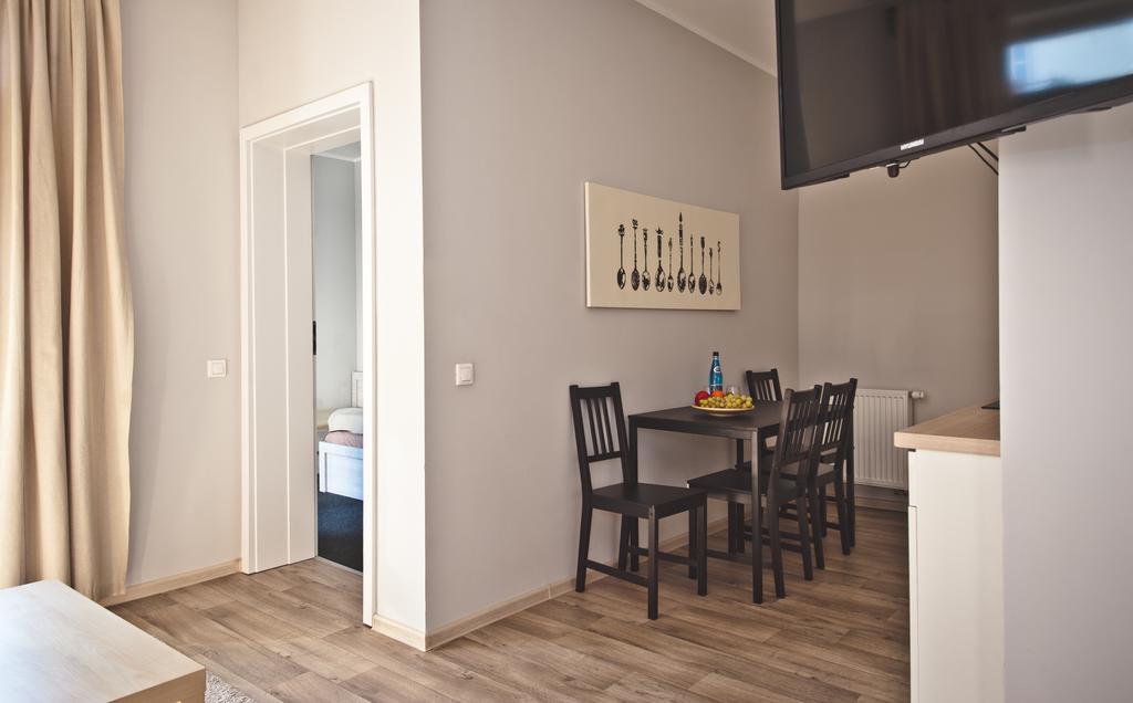 Apartamenty Leszno Лешно Экстерьер фото